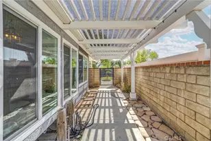 27829 Carnegie, Castaic, CA 91350 - Photo 37