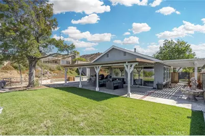 27829 Carnegie, Castaic, CA 91350 - Photo 45