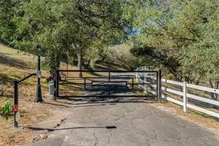 3725 Plymouth Hills Rd, Paso Robles, CA 93446 - Photo 5