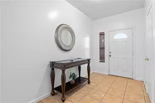 623 Broken Arrow, Bakersfield, CA 93307 - Photo 5