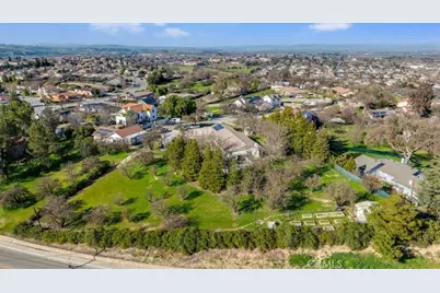 1555 Lyle, Paso Robles, CA 93446 - Photo 51
