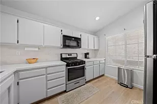 5314 Silvergate, Bakersfield, CA 93313 - Photo 13