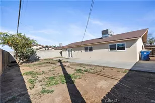 5817 Gary, Bakersfield, CA 93307 - Photo 35