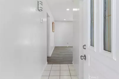 5817 Gary, Bakersfield, CA 93307 - Photo 7