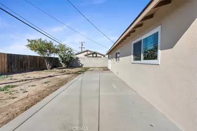 5817 Gary, Bakersfield, CA 93307 - Photo 37