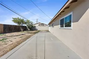 5817 Gary, Bakersfield, CA 93307 - Photo 37