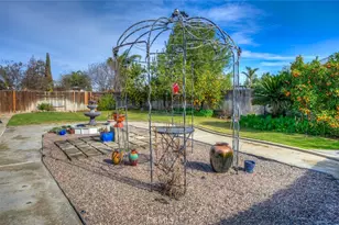 2508 Prestwick Ct, Bakersfield, CA 93309 - Photo 27