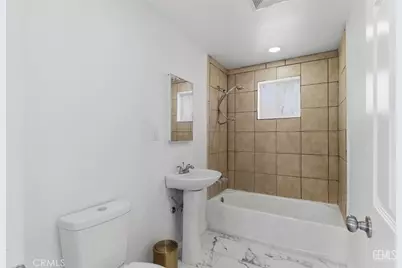 10720 Santa Ana Street, Lamont, CA 93241 - Photo 17