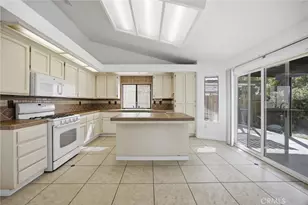 11513 Jenlee, Bakersfield, CA 93312 - Photo 17