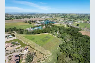 8 Championship Lane, Templeton, CA 93465 - Photo 3