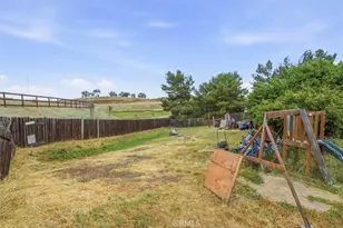 1035 Pioneer Trail, Paso Robles, CA 93446 - Photo 23