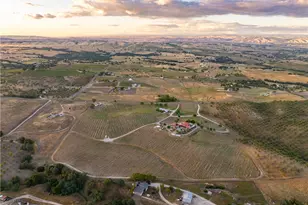 2325 Bella Tierra, Paso Robles, CA 93446 - Photo 57