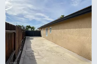 10302 Cheyenne Drive, Bakersfield, CA 93312 - Photo 21