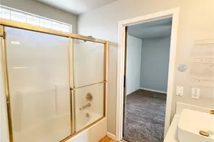 10302 Cheyenne Dr, Bakersfield, CA 93312 - Photo 17