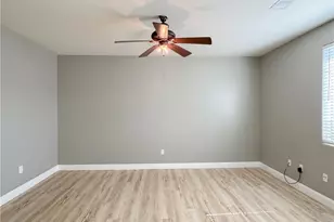 11604 Revolution Rd, Bakersfield, CA 93312 - Photo 9