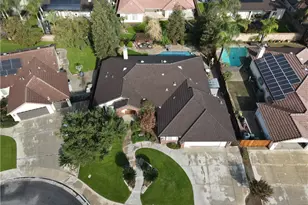 12210 Rushville Ct, Bakersfield, CA 93312 - Photo 3
