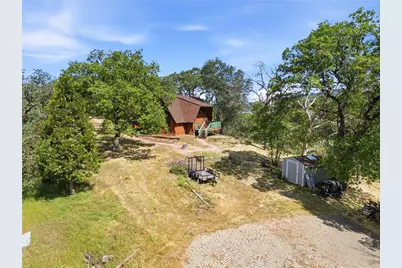 24300 Woodbine Court, Tehachapi, CA 93561 - Photo 7