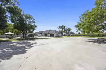 311 Saba, Bakersfield, CA 93314 - Photo 59