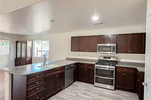 5809 Fernside Ct, Bakersfield, CA 93313 - Photo 9