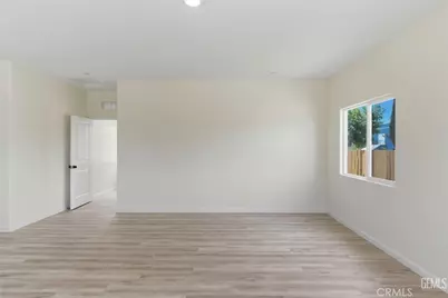 10913 San Fernando Street, Lamont, CA 93241 - Photo 7