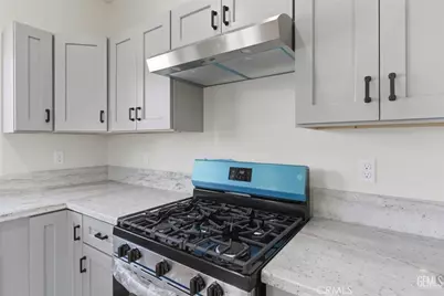 10913 San Fernando Street, Lamont, CA 93241 - Photo 13