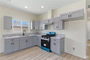 10913 San Fernando St, Lamont, CA 93241 - Photo 11