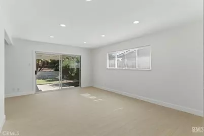 916 Alandale Avenue, Bakersfield, CA 93308 - Photo 11
