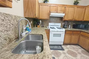 823 Deer Ridge, Bakersfield, CA 93306 - Photo 11