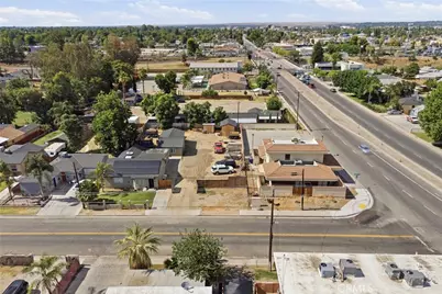 1724 Terrace Way, Bakersfield, CA 93304 - Photo 13