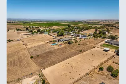8290 Plane View Place, Paso Robles, CA 93446 - Photo 15