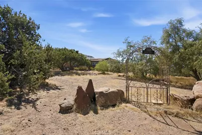 3743 Brooks, Weldon, CA 93283 - Photo 3