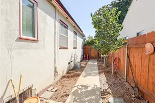 1653 Olive St, Bakersfield, CA 93301 - Photo 37