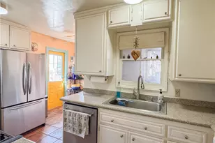 1653 Olive St, Bakersfield, CA 93301 - Photo 13
