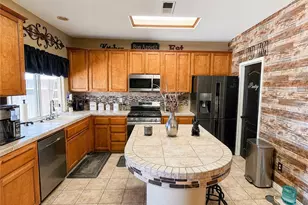 11107 Snowcreek Falls, Bakersfield, CA 93312 - Photo 9