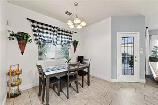 402 Dagenham Ct, Bakersfield, CA 93307 - Photo 11