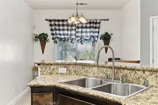 402 Dagenham Ct, Bakersfield, CA 93307 - Photo 15