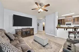402 Dagenham Ct, Bakersfield, CA 93307 - Photo 9