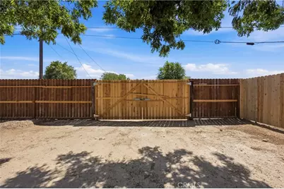 1015 Oregon, Bakersfield, CA 93305 - Photo 29