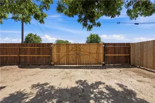 1015 Oregon, Bakersfield, CA 93305 - Photo 29