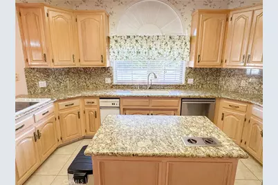 7808 Jill Jean Avenue, Bakersfield, CA 93308 - Photo 17