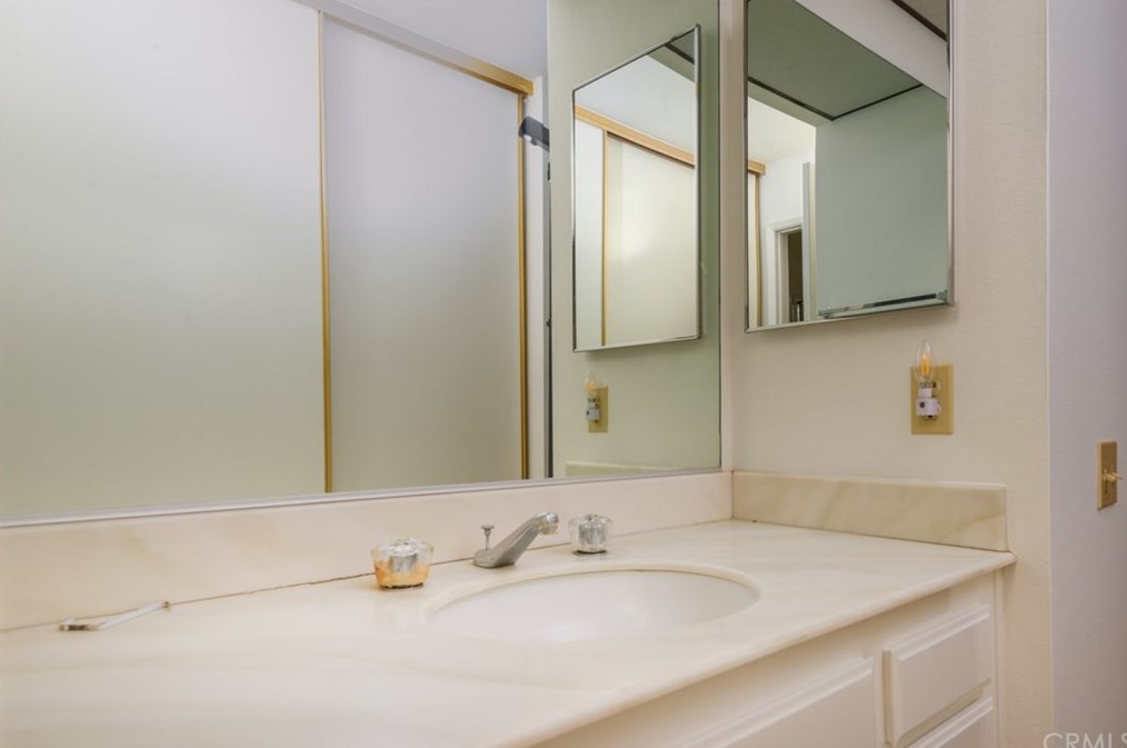 4025 Calle Sonora Este, Laguna Beach CA  92637-3213 exterior