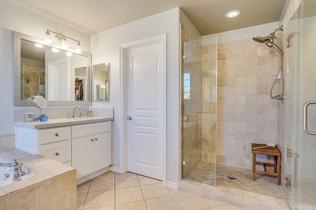 21358 Cieza Cir, Huntington Beach CA  92648-5396 exterior