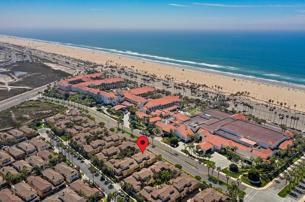21358 Cieza Cir, Huntington Beach CA  92648-5396 exterior
