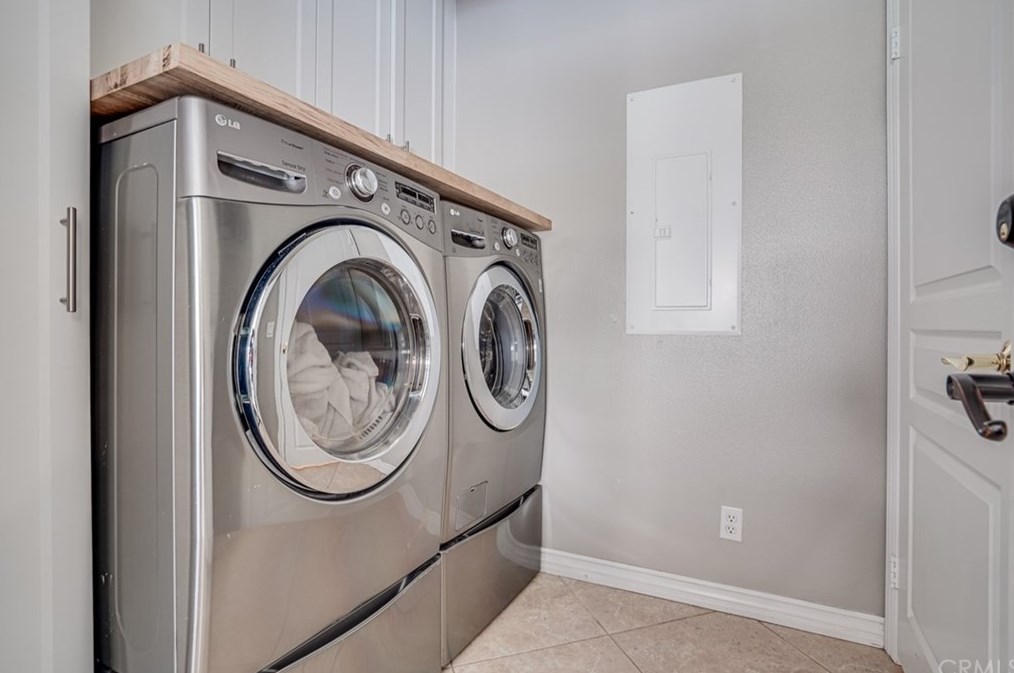 21358 Cieza Cir, Huntington Beach CA  92648-5396 exterior