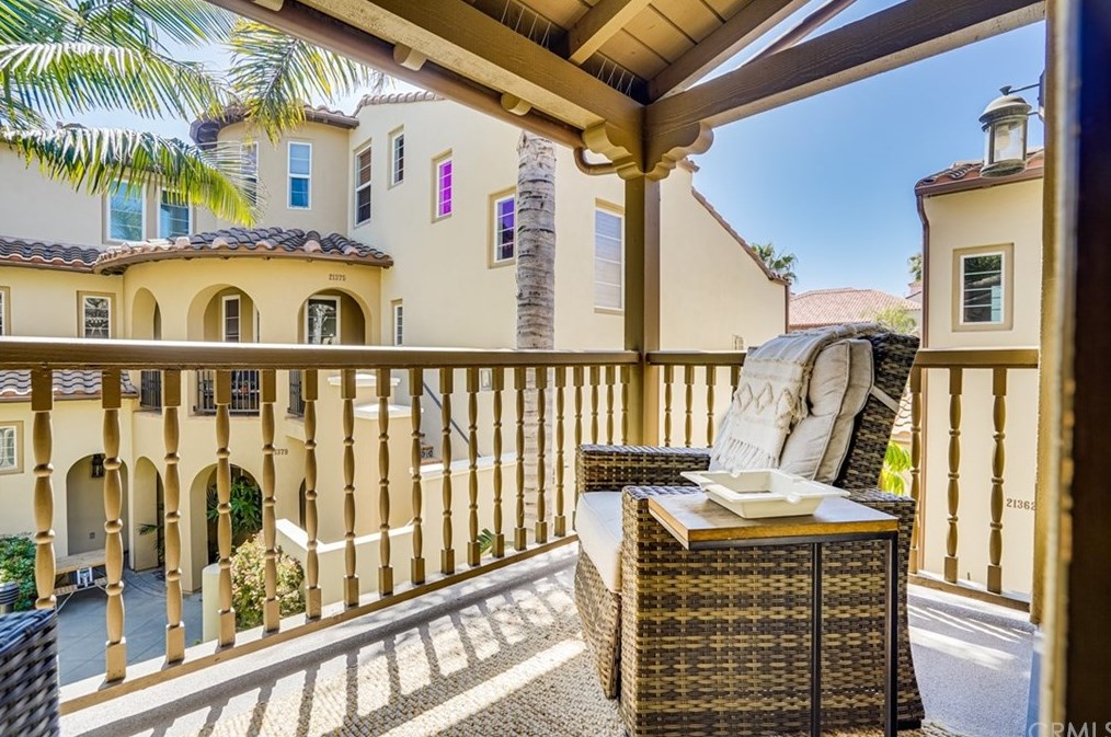 21358 Cieza Cir, Huntington Beach CA  92648-5396 exterior