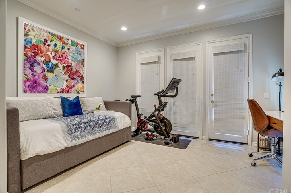 21358 Cieza Cir, Huntington Beach CA  92648-5396 exterior