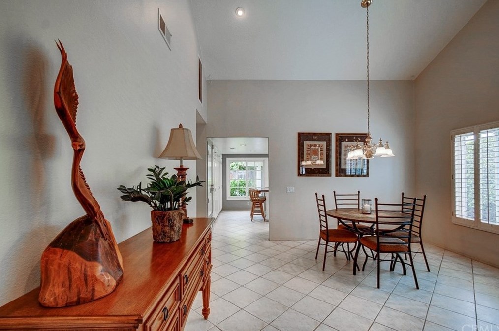 7 Deer Spg, Irvine CA  92604-3011 exterior