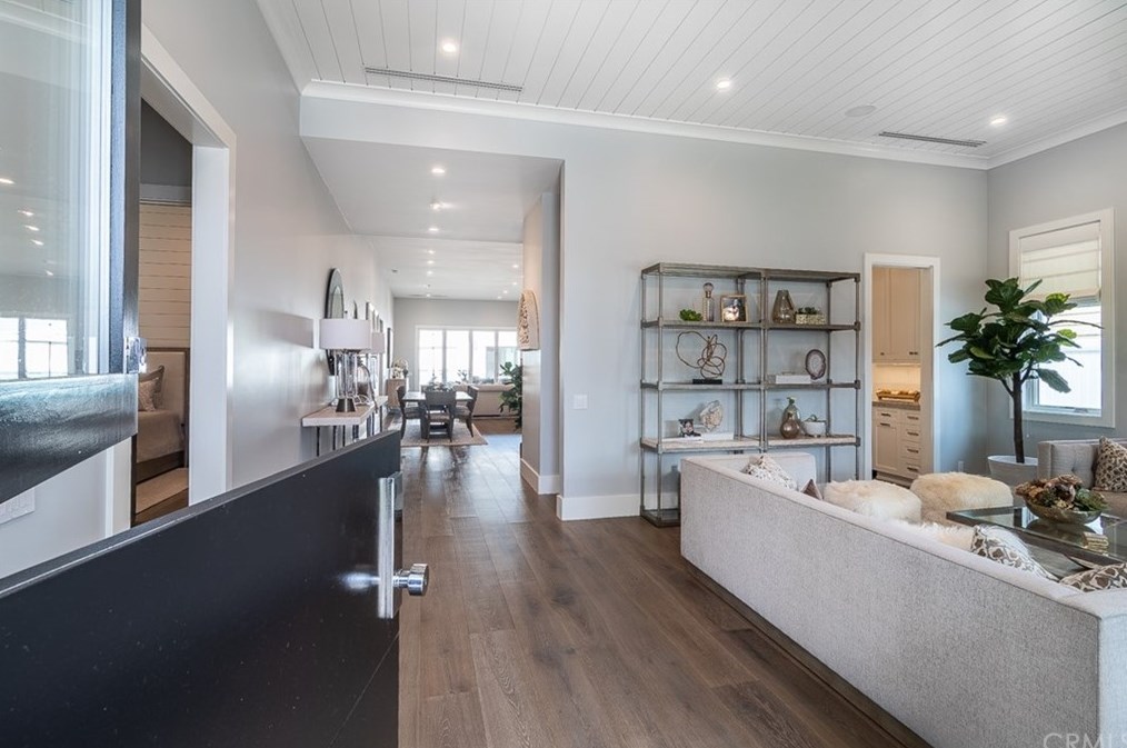 1737 Park St, Huntington Beach CA  92648-2732 exterior