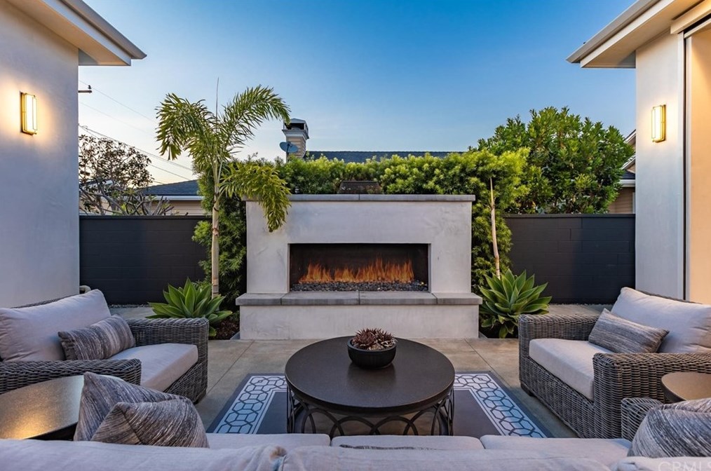 1737 Park St, Huntington Beach CA  92648-2732 exterior