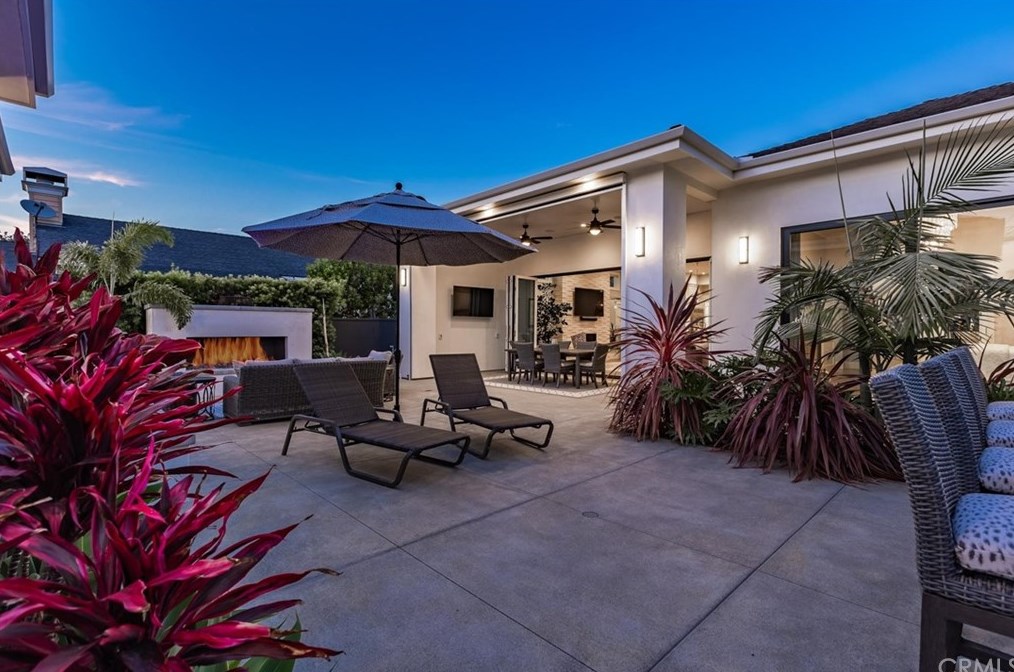 1737 Park St, Huntington Beach CA  92648-2732 exterior